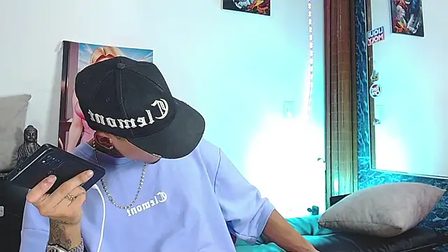 Liam lee online show from 11/23/25, 01:55