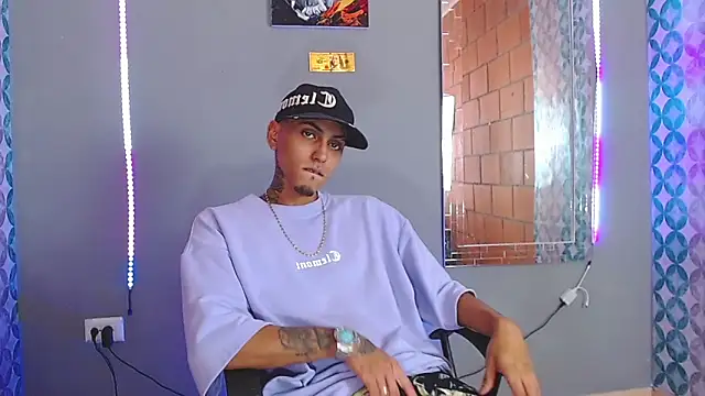 Liam lee online show from 04/21/26, 08:23