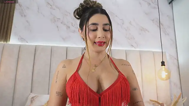 Snapshot of Annyy_Rosse chatting on 11/14/25, 06:34 Annyy Rosse online show from 11/14/25, 06:34