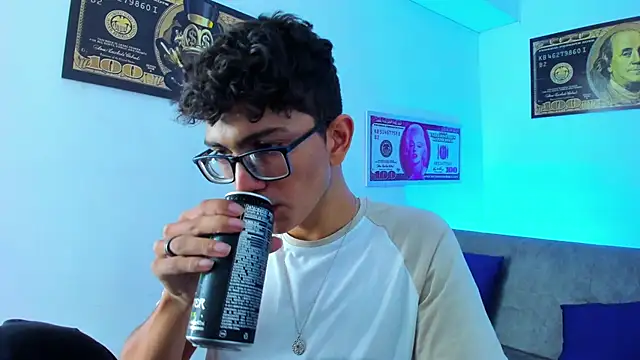 TylerWhite  online show from 02/02/25, 02:59