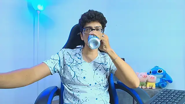 TylerWhite  online show from 09/18/25, 03:52