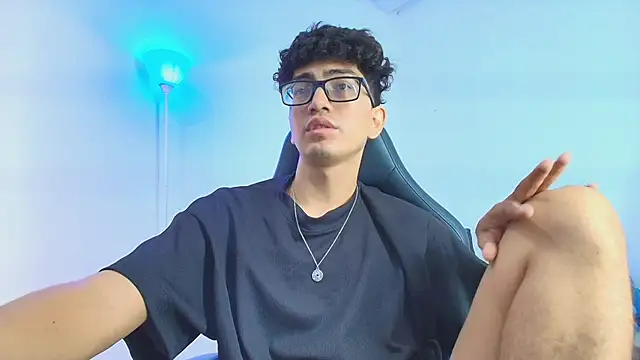 TylerWhite  online show from 10/11/25, 01:42