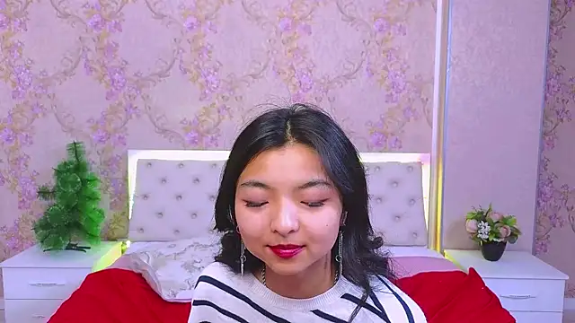 Shy Kira online show from 12/17/24, 06:42