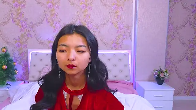 Shy Kira online show from 12/25/24, 12:26