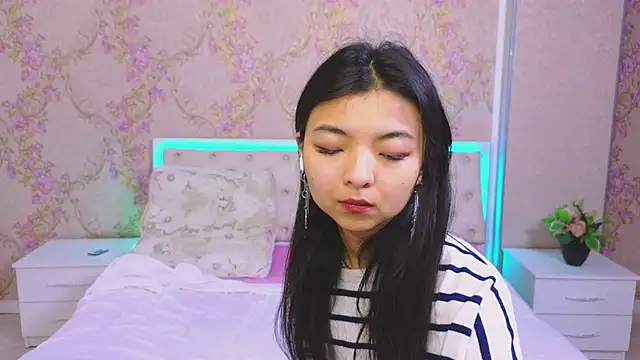 Shy Kira online show from 01/20/25, 12:28