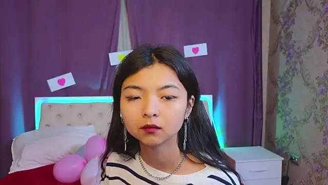 Shy Kira online show from 02/10/25, 12:50