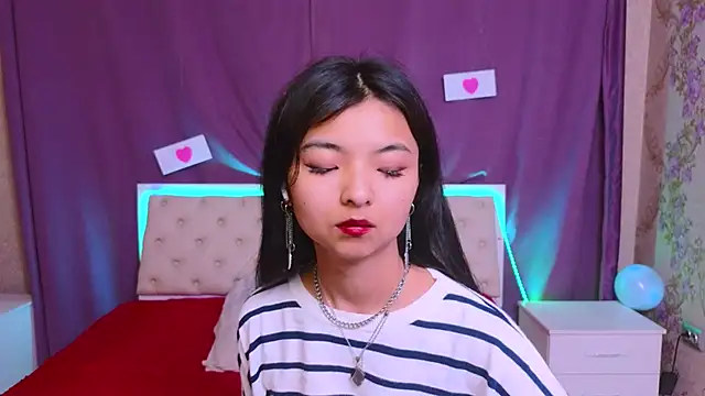 Shy Kira online show from 02/12/25, 12:33