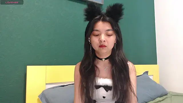 Shy Kira online show from 04/20/26, 09:56