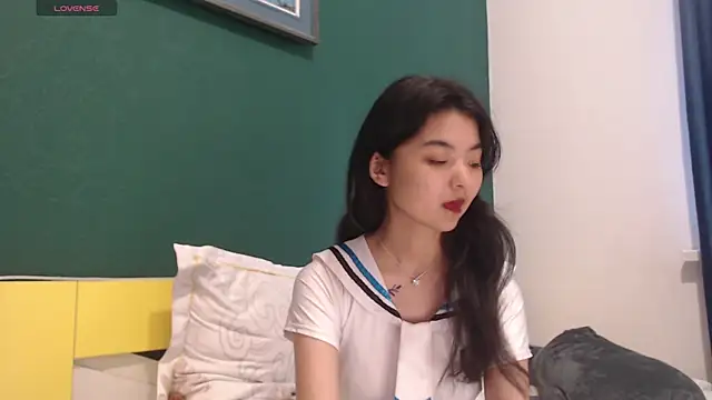 Snapshot of Shy_Kira chatting on 05/28/26, 08:44 Shy Kira online show from 05/28/26, 08:44
