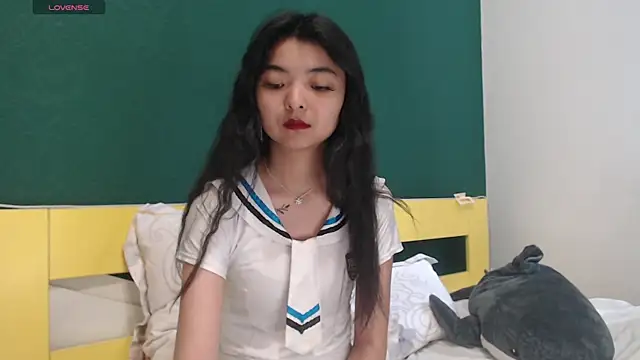 Snapshot of Shy_Kira chatting on 06/04/26, 08:53 Shy Kira online show from 06/04/26, 08:53