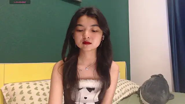 Snapshot of Shy_Kira chatting on 06/08/26, 08:48 Shy Kira online show from 06/08/26, 08:48