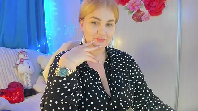 Snapshot of CoraSwon chatting on 01/02/25, 04:13 CoraSwon online show from 01/02/25, 04:13