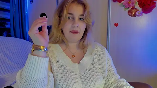 CoraSwon online show from 11/21/25, 06:06