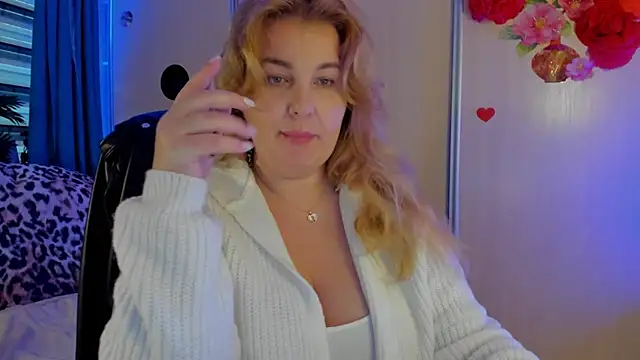 CoraSwon online show from 11/29/25, 09:45