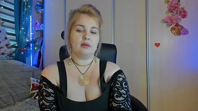 Snapshot of CoraSwon chatting on 01/08/26, 10:39 CoraSwon online show from 01/08/26, 10:39