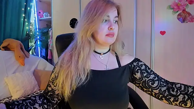 Snapshot of CoraSwon chatting on 02/23/26, 06:55 CoraSwon online show from 02/23/26, 06:55