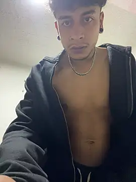JuanCamiloSati3 online show from 07/04/26, 07:58