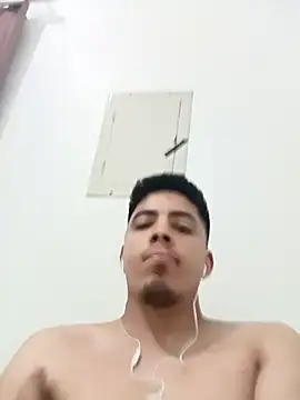 Snapshot of Fiel77 chatting on 11/16/25, 10:26 Fiel77 online show from 11/16/25, 10:26