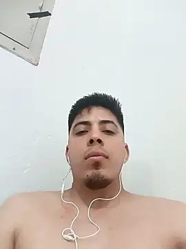 Snapshot of Fiel77 chatting on 11/28/25, 01:41 Fiel77 online show from 11/28/25, 01:41