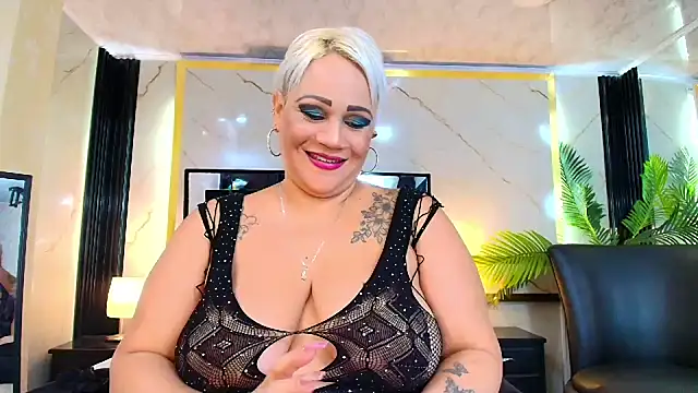 GianellaCox  online show from 01/22/25, 05:28