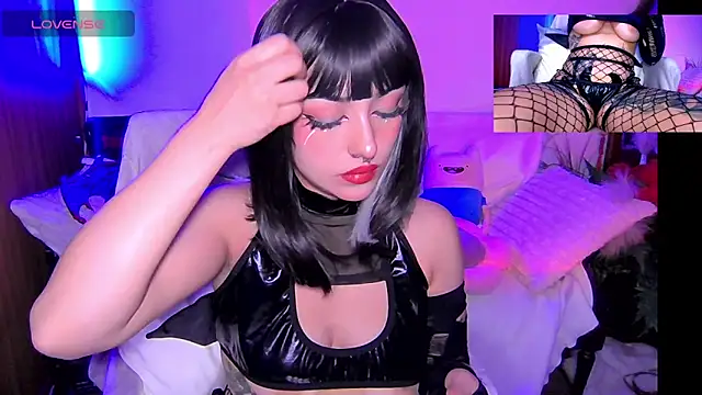 HollyDominic online show from 11/13/25, 10:25