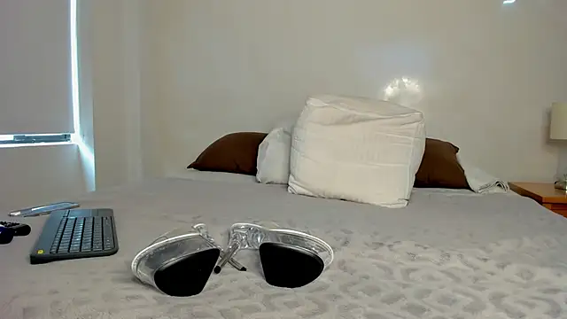 melisa ferretti online show from 11/10/25, 06:07