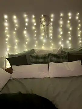 Snapshot of Off__Melonenmandy chatting on 11/16/25, 04:45 Off Melonenmandy online show from 11/16/25, 04:45