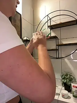 Off  Melonenmandy online show from 11/25/25, 03:56