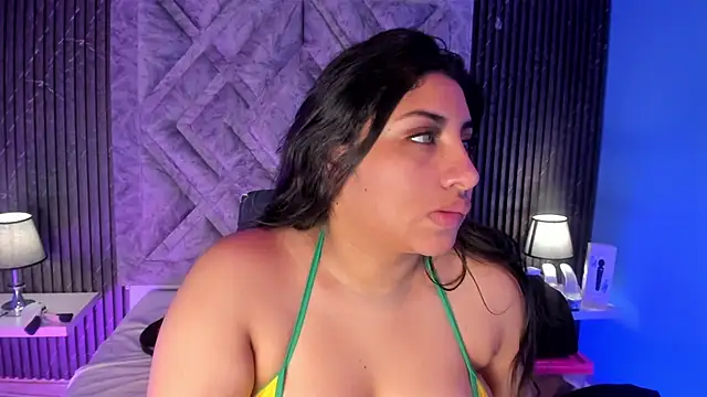 Snapshot of CANDYGABYY chatting on 11/14/25, 04:00 CANDYGABYY online show from 11/14/25, 04:00