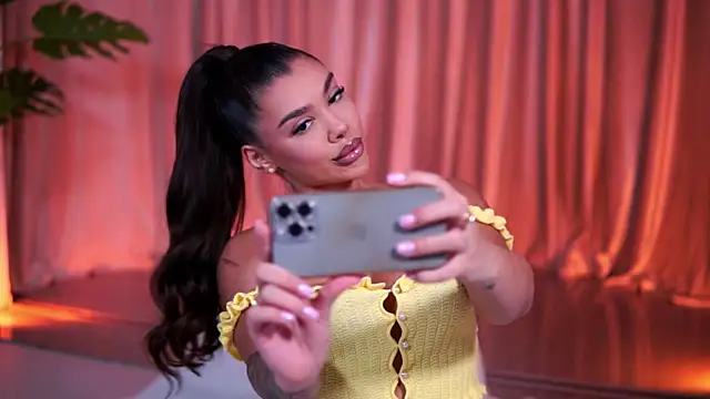 NatyDesiree online show from 04/08/26, 07:25