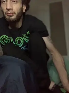 Snapshot of pantslesstraveler_plt chatting on 09/09/25, 11:04 pantslesstraveler plt online show from 09/09/25, 11:04