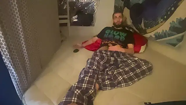 pantslesstraveler plt online show from 01/15/26, 10:57