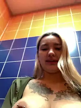 Snapshot of Sextazy chatting on 03/08/25, 12:52 Sextazy online show from 03/08/25, 12:52