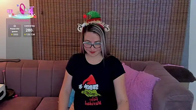 ariana cross online show from 12/02/25, 12:54