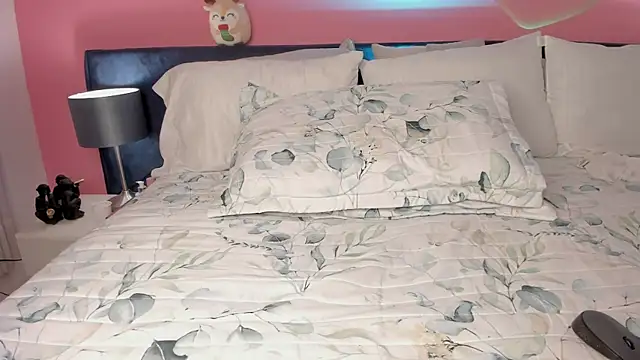 Alaia Manson online show from 03/18/25, 06:04