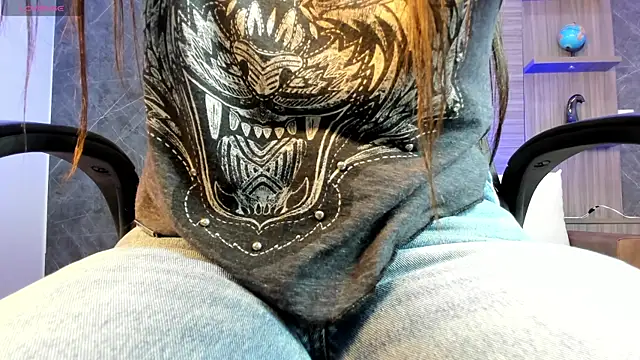 paulina sweett  online show from 11/15/25, 10:45