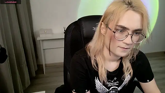 Snapshot of CuteYukiKun chatting on 03/13/26, 06:14 CuteYukiKun online show from 03/13/26, 06:14