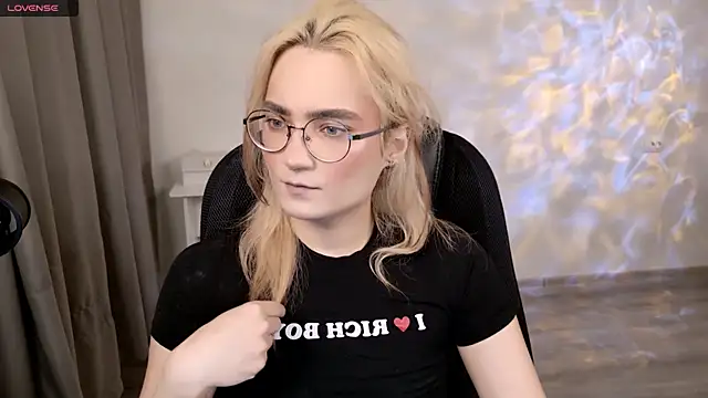 Snapshot of CuteYukiKun chatting on 03/14/26, 05:29 CuteYukiKun online show from 03/14/26, 05:29