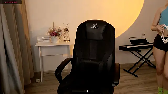 CuteYukiKun online show from 04/28/26, 12:09