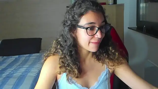 uniquerossie online show from 10/24/25, 08:00