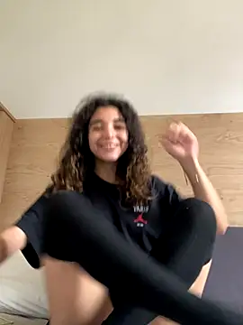 uniquerossie online show from 10/27/25, 09:24