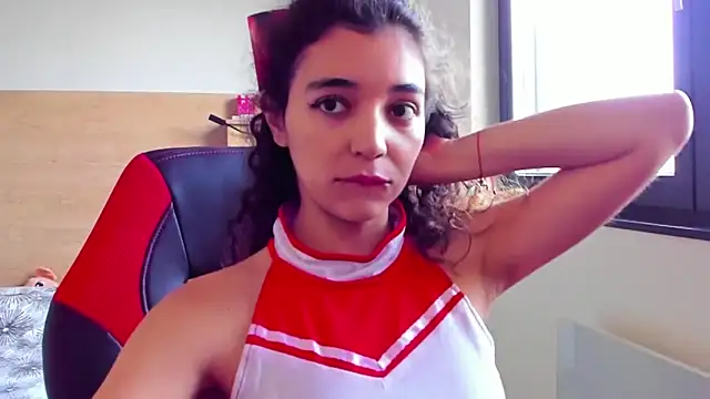 uniquerossie online show from 10/31/25, 08:15