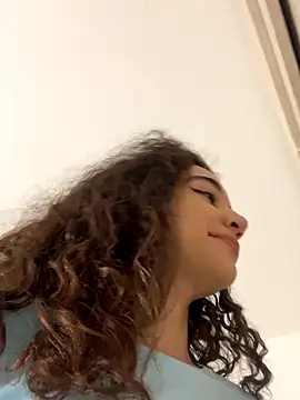 uniquerossie online show from 12/02/25, 08:41