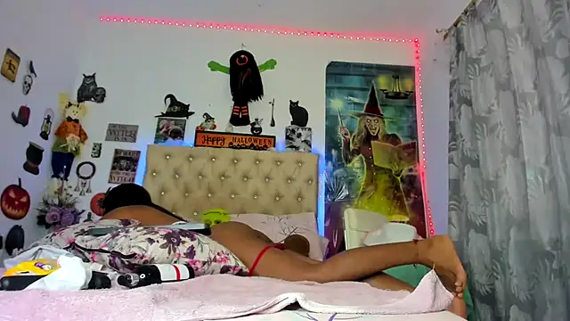 Snapshot of shantallhotxx chatting on 10/23/25, 08:07 shantallhotxx online show from 10/23/25, 08:07