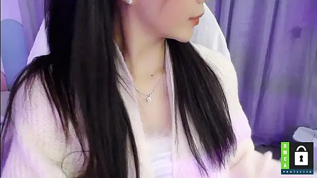 Snapshot of San___San chatting on 01/13/25, 01:06 San San online show from 01/13/25, 01:06