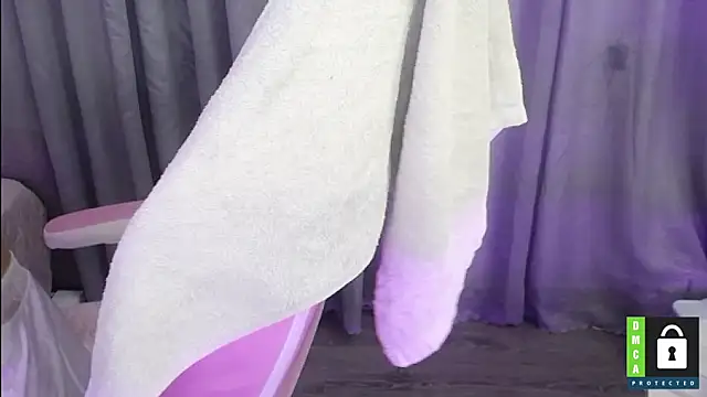 Snapshot of San___San chatting on 01/14/25, 12:14 San San online show from 01/14/25, 12:14