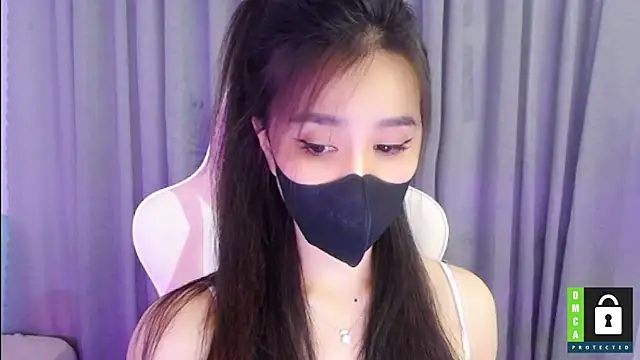 Snapshot of San___San chatting on 01/17/25, 03:22 San San online show from 01/17/25, 03:22