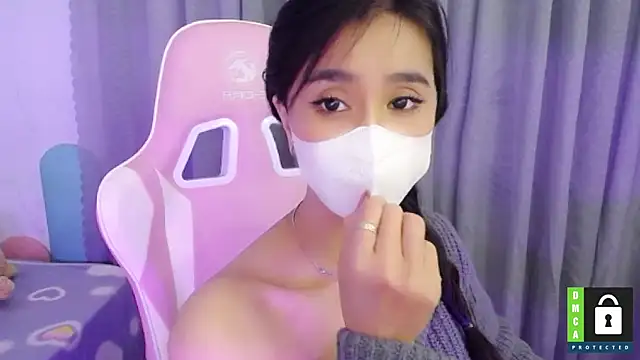 Snapshot of San___San chatting on 02/17/25, 03:42 San San online show from 02/17/25, 03:42