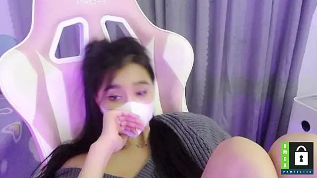 Snapshot of San___San chatting on 02/28/25, 12:42 San San online show from 02/28/25, 12:42