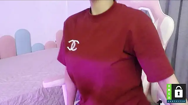 Snapshot of San___San chatting on 03/06/25, 12:52 San San online show from 03/06/25, 12:52